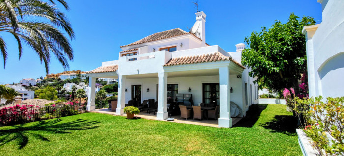 Qlistings Villa in Estepona, Costa del Sol image 6